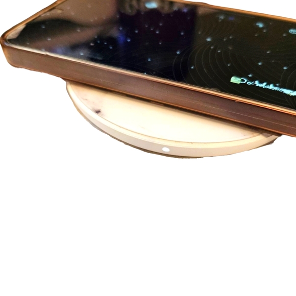 Charging Pad for Qi-Enabled Devices, White Marble - Picture 5 of 5